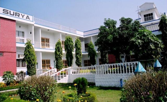 Hotel Surya Кхаджурахо Экстерьер фото